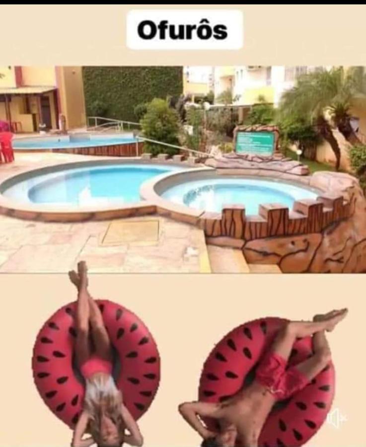 LINDO FLAT com PARQUE AQUÁTICO PERTO DO CENTRO DE CALDAS NOVAS! Caldas Novas Exterior foto