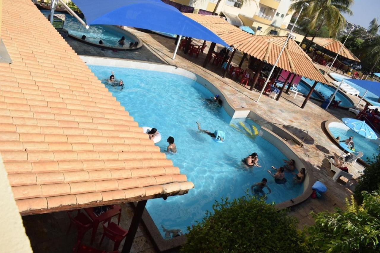 LINDO FLAT com PARQUE AQUÁTICO PERTO DO CENTRO DE CALDAS NOVAS! Caldas Novas Exterior foto